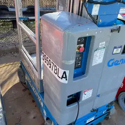 2016 Genie GR-20 Self-Propelled One-Person Lift
