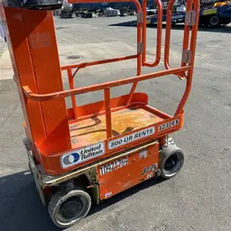 2019 JLG 1230ES Self-Propelled One-Person Lift
