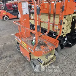 2017 JLG 1230ES Self-Propelled One-Person Lift