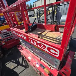 2018 MEC MICRO 19 Scissor Lift