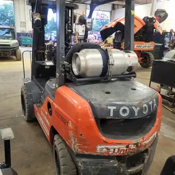 2019 Toyota 8FGU30 Warehouse Forklift