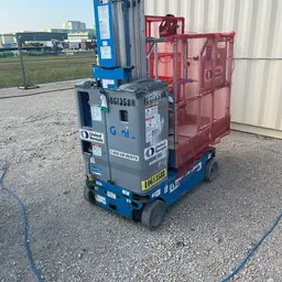 2017 Genie GR-20 Self-Propelled One-Person Lift