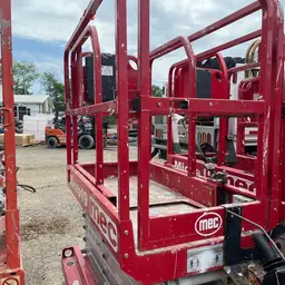 2018 MEC MICRO 19 Scissor Lift