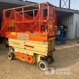 2017 JLG 2632ES Scissor Lift